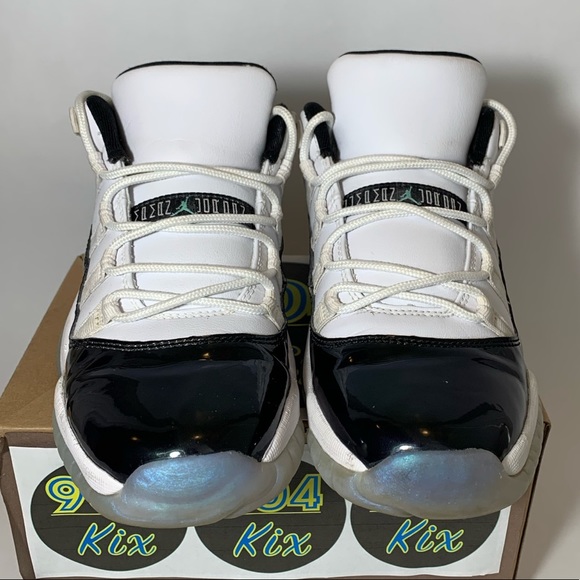 Air Jordan 11 Low, ‘Emerald’ Sz 6Y - Picture 4 of 12